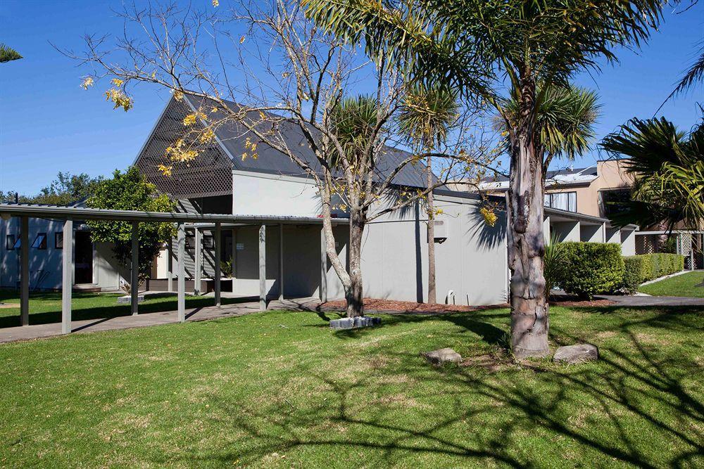 Хостел Kiwi Airport Backpackers Окленд Экстерьер фото