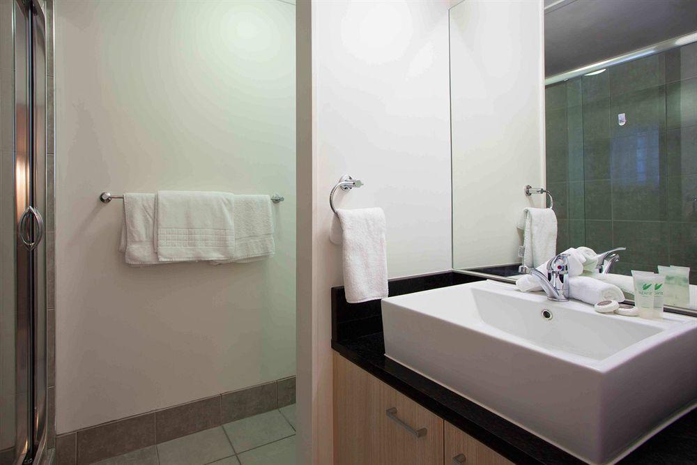 Хостел Kiwi Airport Backpackers Окленд Экстерьер фото