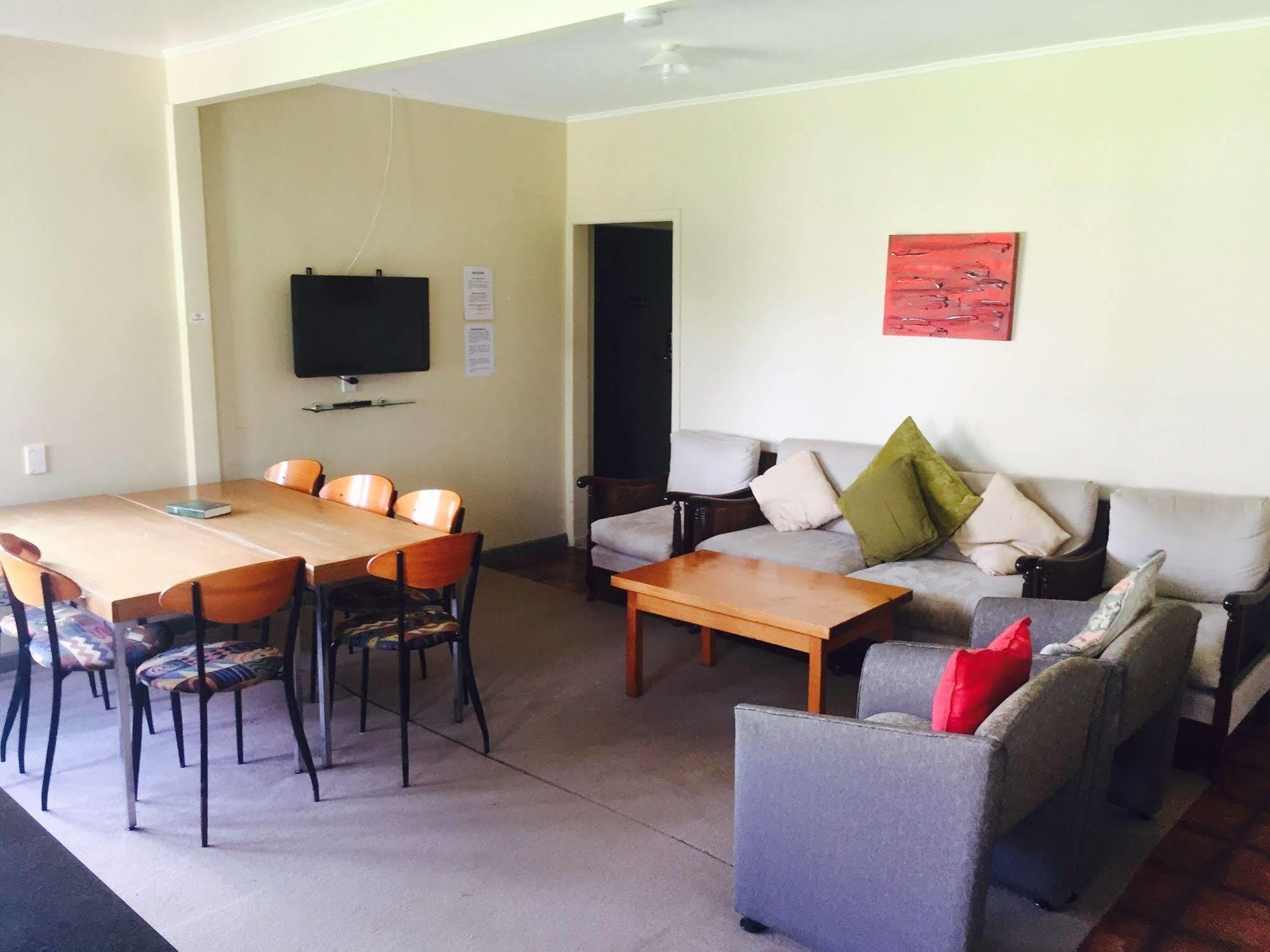 Хостел Kiwi Airport Backpackers Окленд Экстерьер фото